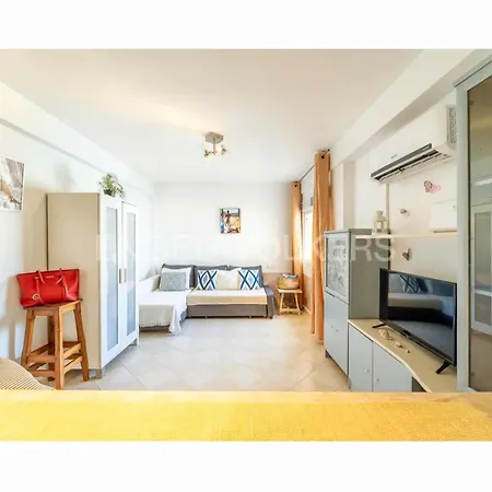 The Golden Paradise Apartment